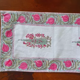 Kachnar Tischläufer aus Baumwolle mit Blockdruck, Koralle, Slub-Pink – 33 x 180 cm