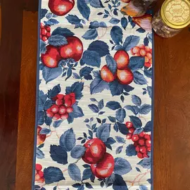Tischläufer aus geflammter Baumwolle in Beerenkoralle – 33 x 180 cm