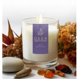 DEER Wild Patchouli Weiße Sojawachskerze im Glas (200 g, 40 Stunden)