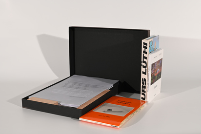 4 Werke: Werkkassette von Markus Raetz; Bücher von Fischli/Weiss und Urs Lüthi, Index von Christoph Rütimann