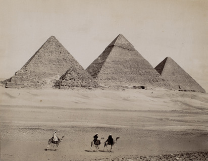 3 photographs: Pyramides de Chefren