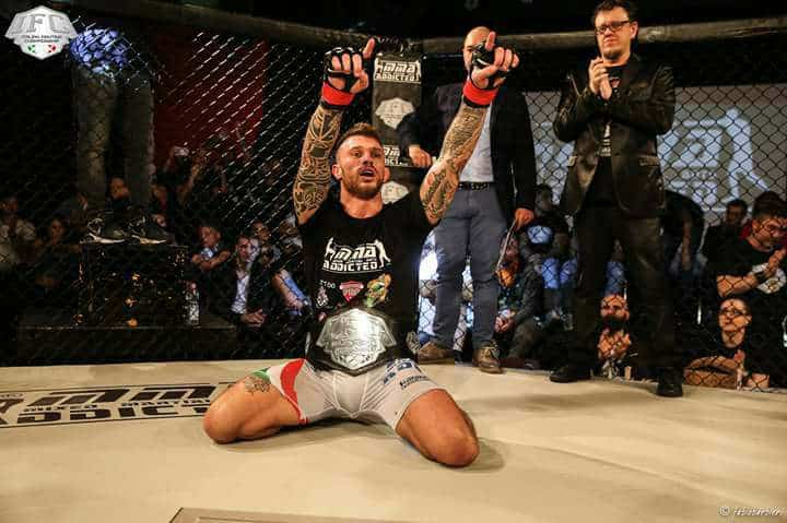 MMA siti di incontri incontri Divas