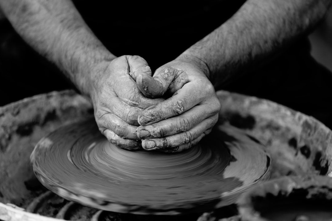 Black and white pottery