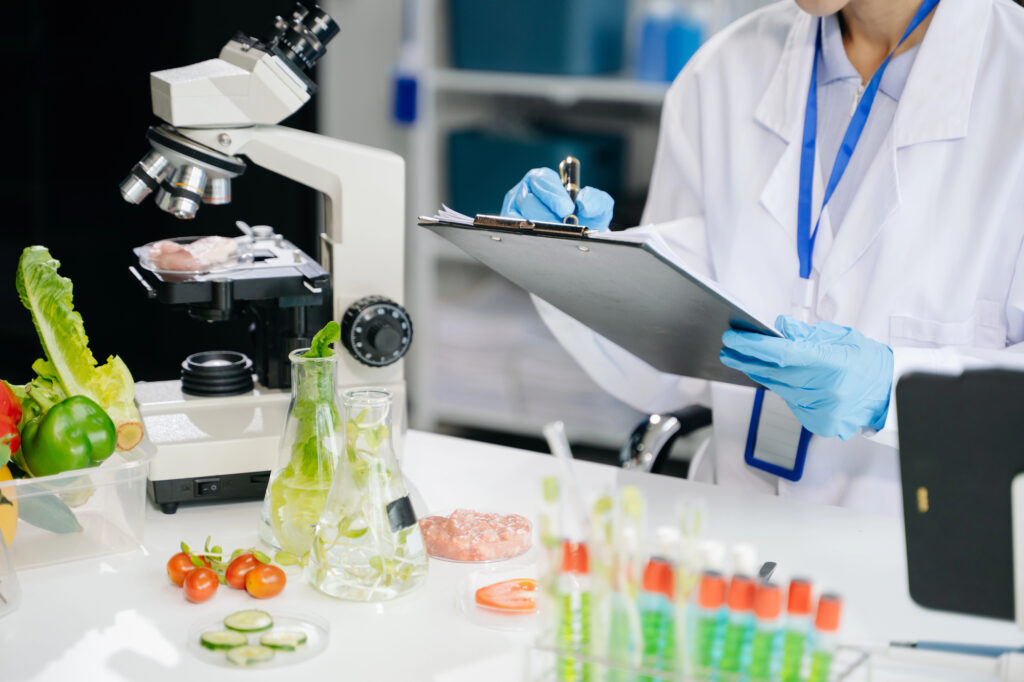 Mi áll az élelmiszer-visszahívások mögött? Így romlanak meg a termékek