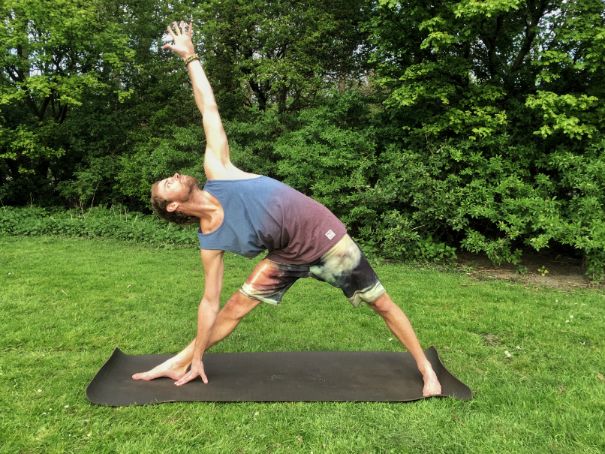 hamstring stretchen trikonasana