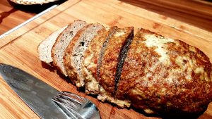 Hackbraten nach 60 Minuten bei 200 Grad im Ofen Hackbraten nach 60 Minuten bei 200 Grad im Ofen