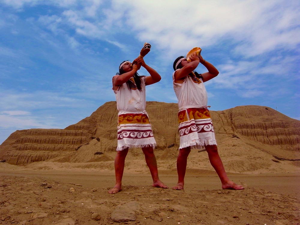 Gundula Schulze Eldowy, Sonnenpyramide Campiña de Moche, 2013