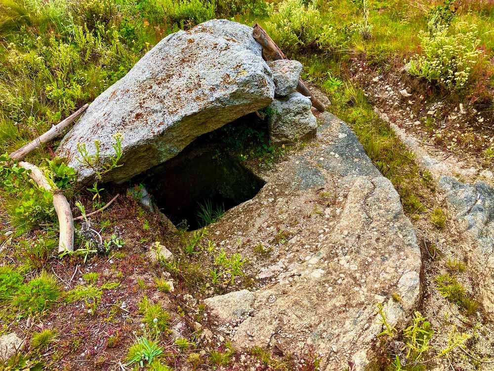 Gundula Schulze Eldowy Antikes DOLMENGRAB, Cerro Gualgayoc, Peru 2025