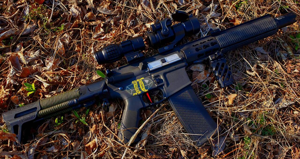 SA RRA C07 Pdw 22-05-08 - Inside:
Retro Arms Gearbox
Gate Aster
Warhead Brushless motor
Maxx hopup
Modify 6.01 cső
Deadcat tuning :)