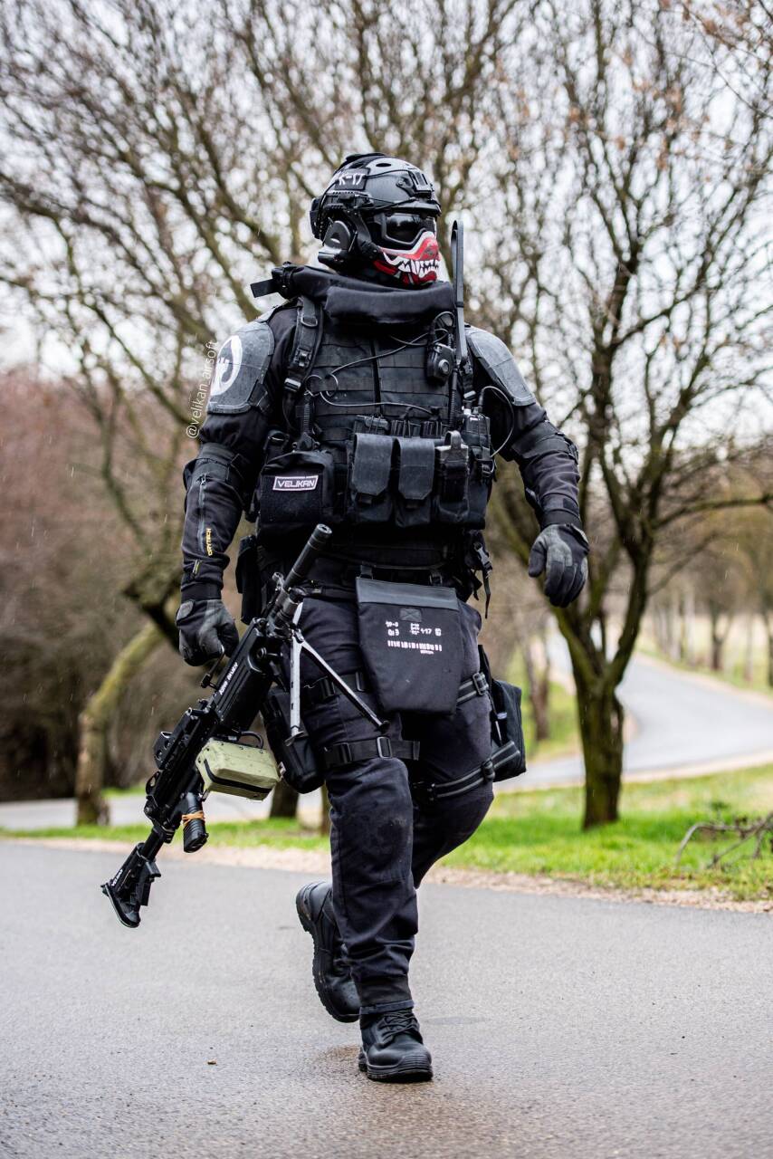 A5B6CAF9-2957-4ACD-9BA3-7324D564B0CD