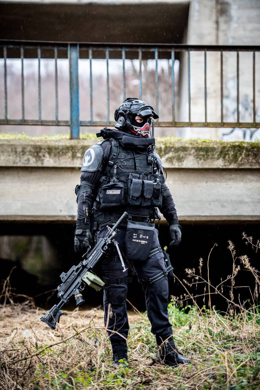 D743C59A-5598-4C99-B128-C4508FF2E1D5