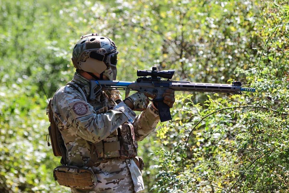 ABA5BAC1-D70E-494B-90B3-EA94D93483F4