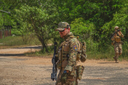 6500A1C1-D83D-4DFE-8C5B-A88AF735AEA2