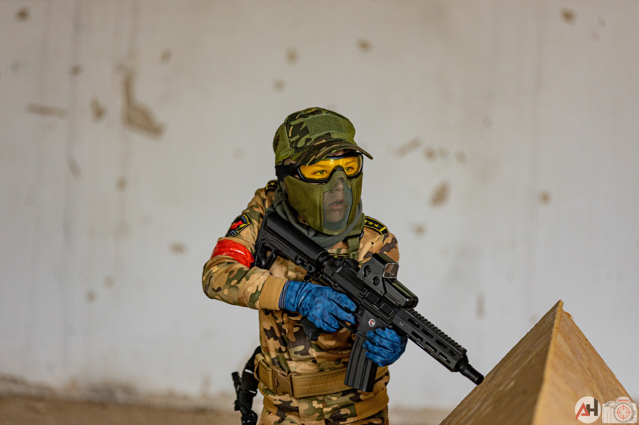 E184E999-BD9D-4B6C-A181-99B370FE103C