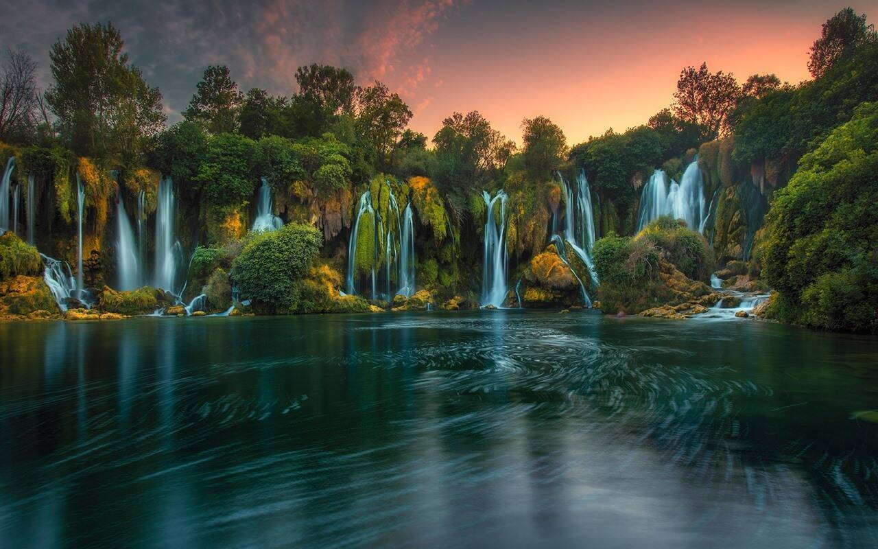 Bosnia-and-Herzegovina-Kravice-waterfalls-lake-trees-dusk_1280x800