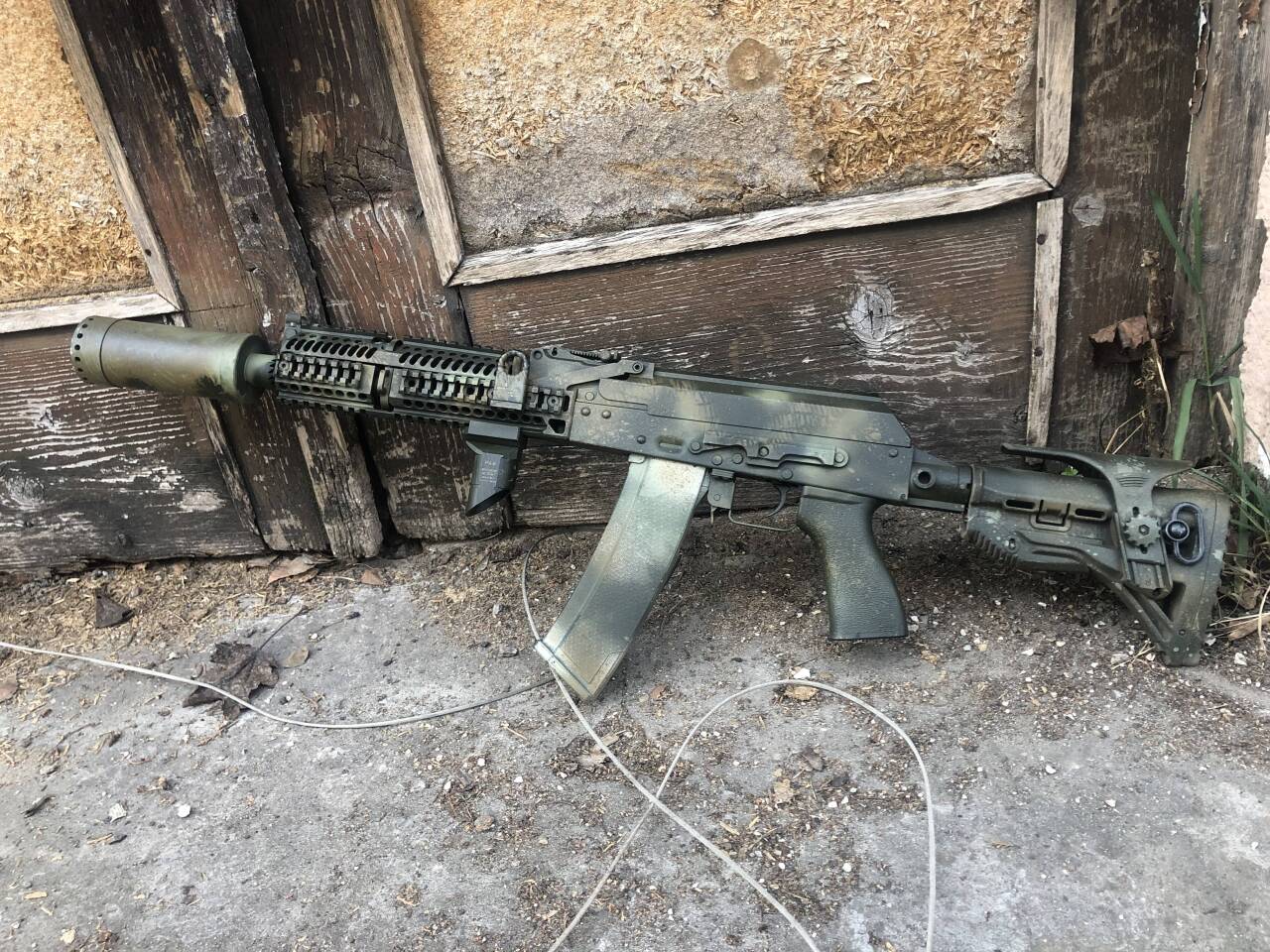 B28AF8D4-29B6-4DB1-A1A2-291014261418