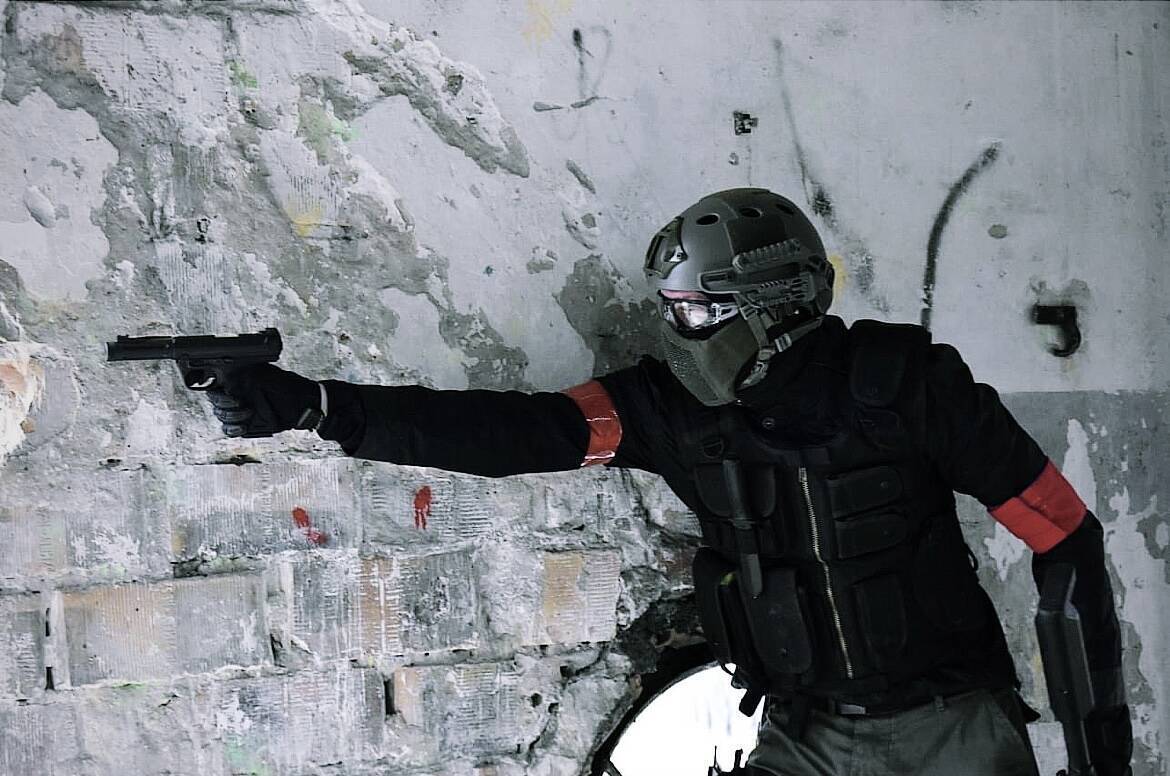 D740B884-2243-48DC-A915-6B9AEDE8F26F