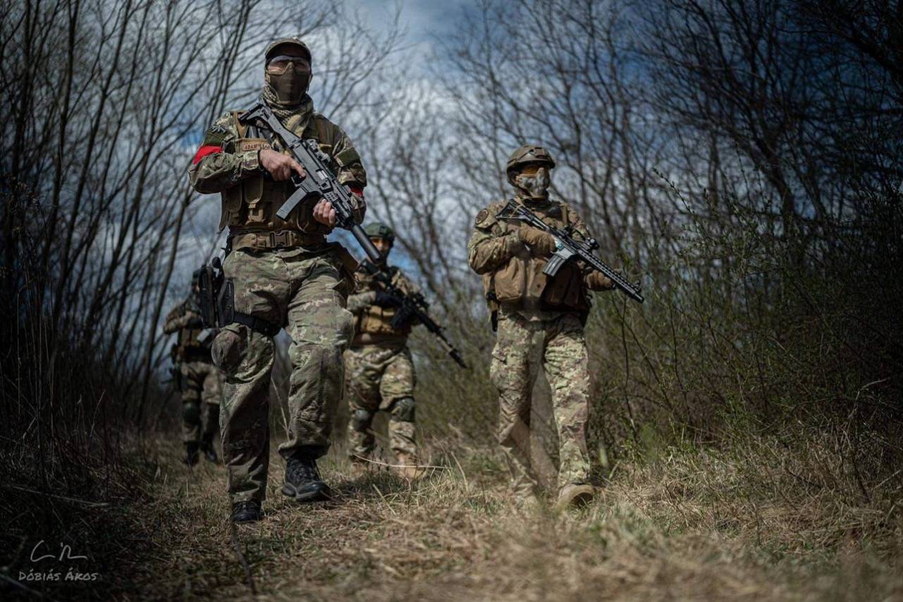 616EDD77-CEE1-4D4A-BAD4-A1E3DBA0A67F