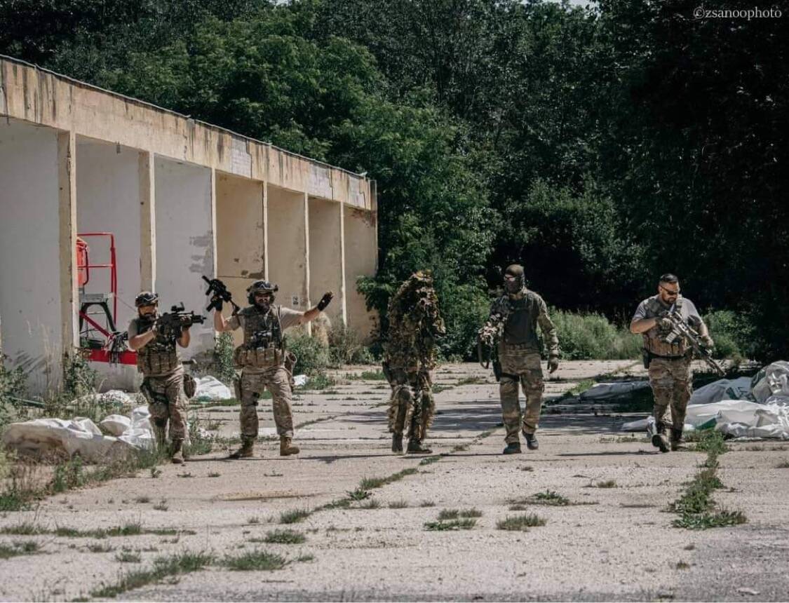 1779633D-E0F4-4834-AEC3-F806493C89FB