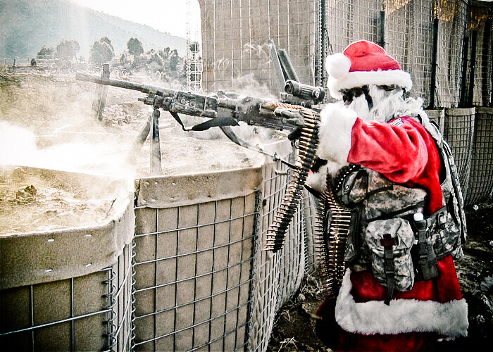 santa_as_machinegunner2