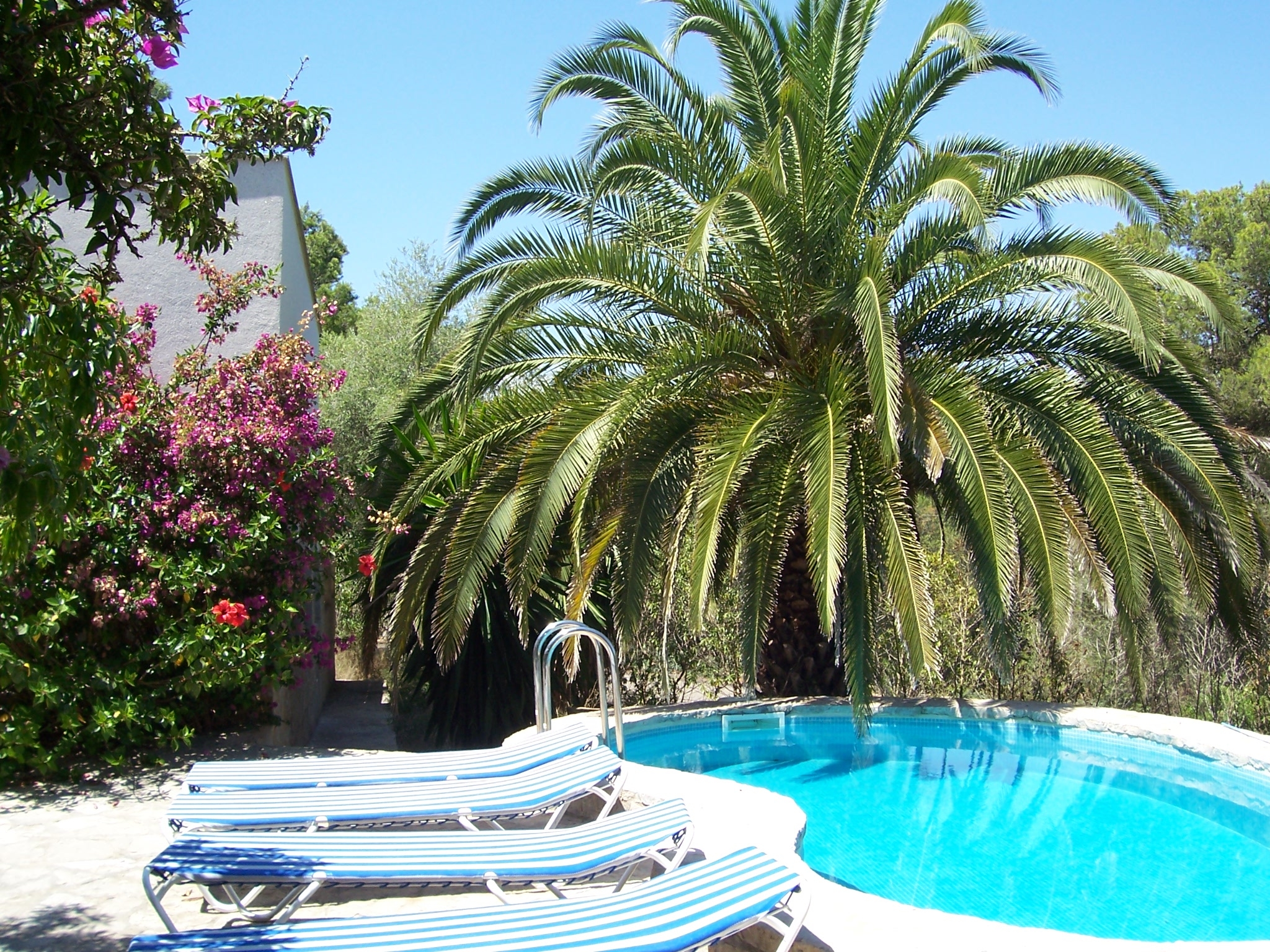 Villa mit Pool und Klimaanlage x4