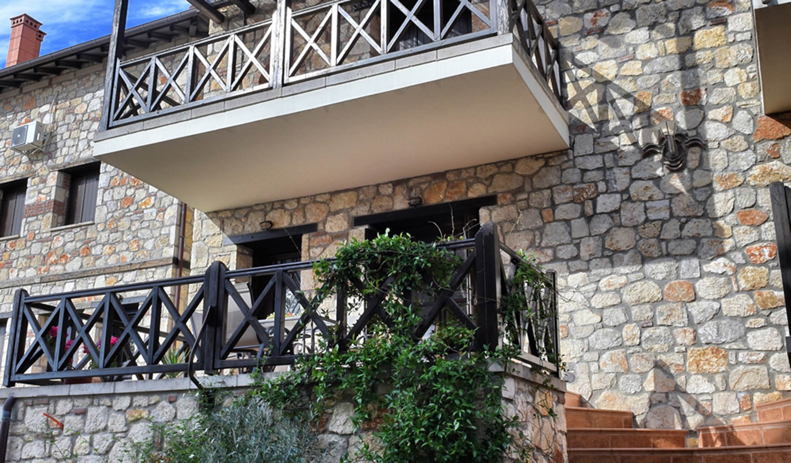 Machen Sie mit Ihrer Familie einen fantastischen Urlaub in Chalkidi und bleiben Sie hier
