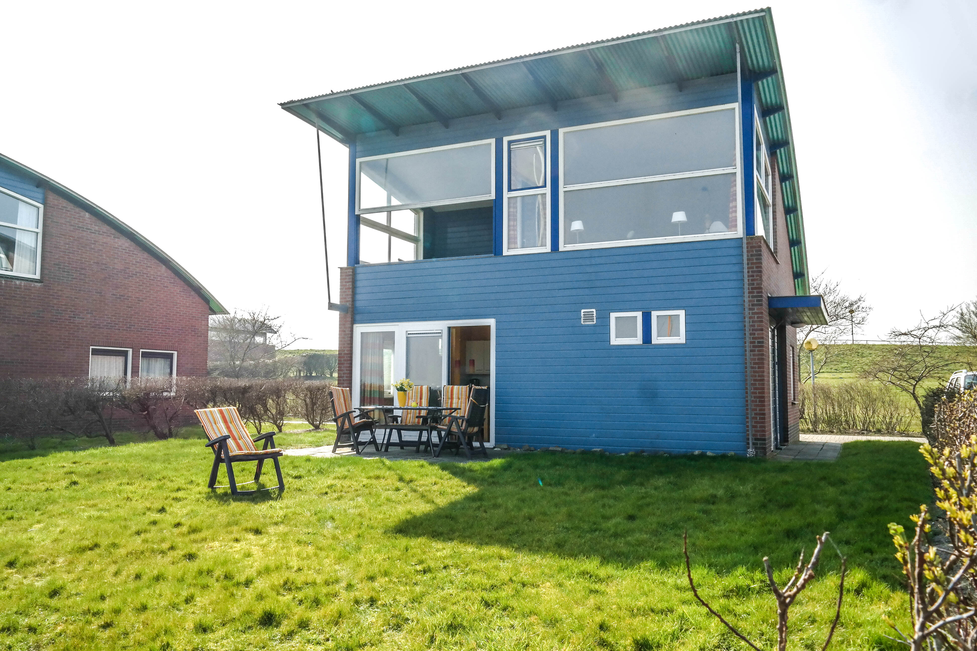 6 Erw Haus Anne am Hafen mit uberdachtem Balkon am Nationalpark Lauwersmeer