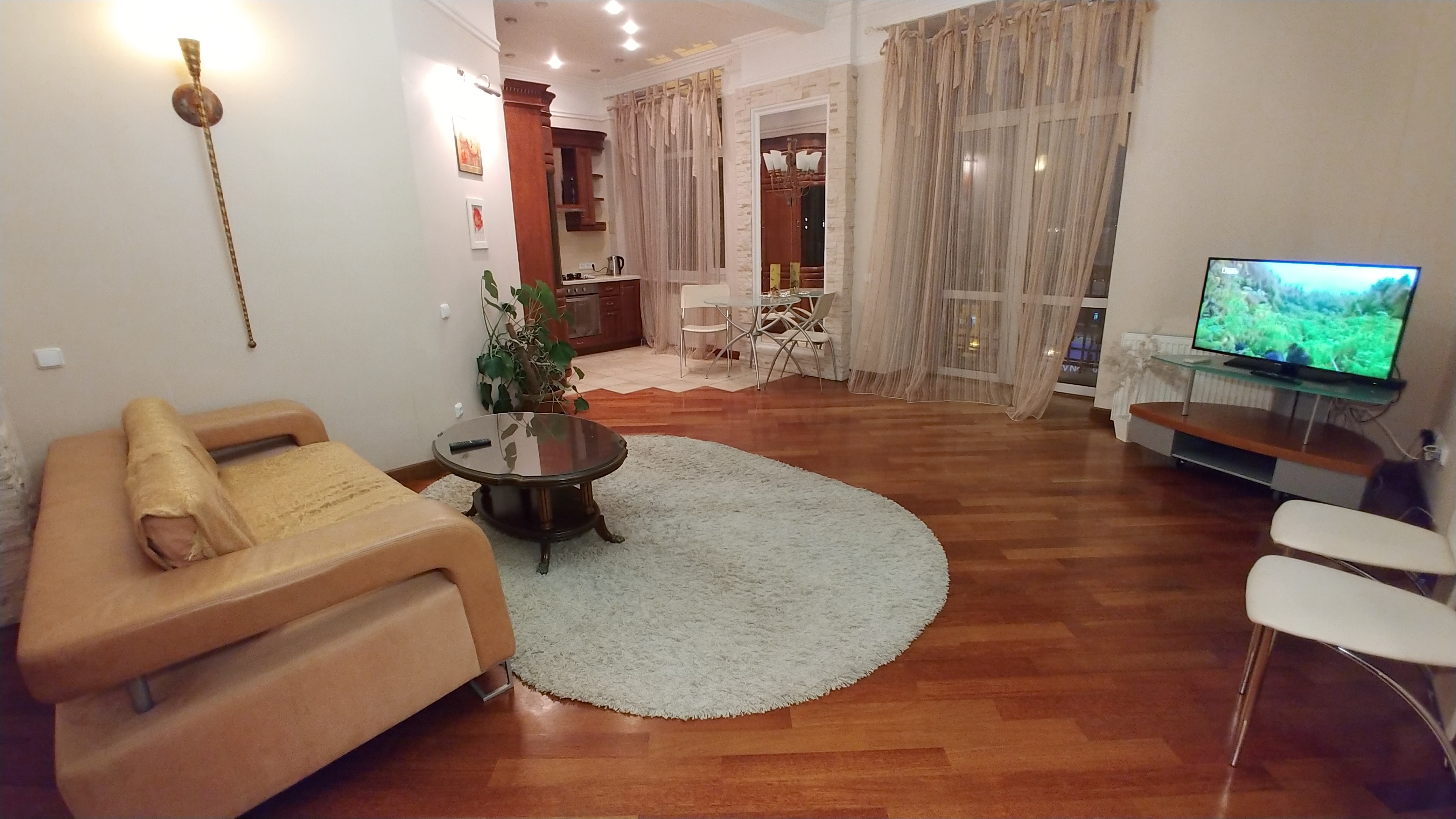 Ein Schlafzimmer Lux 25 Khreshchatyk str Portier