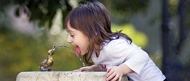 Drink Water Fountain Thirsty Girl Thirst