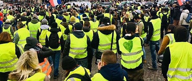 france-yellow-vests-protest-road-block-paris