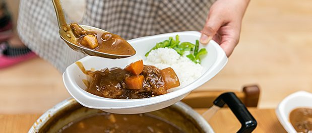 Kantine-Kelle-Essen-Schulspeisung-Schweinefleisch-Kindergarten-Debatte