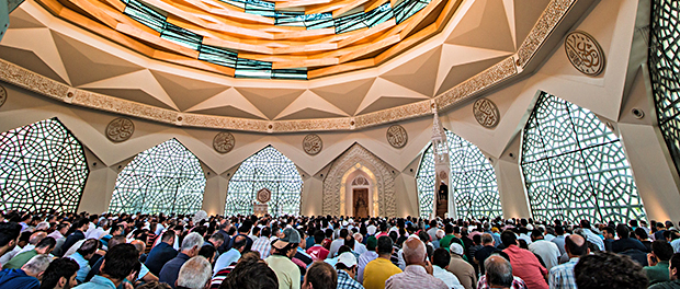 Köln-Ehrenfeld-Große Moschee-Muslime-Gebet-Khutba-Jumua-DITIB