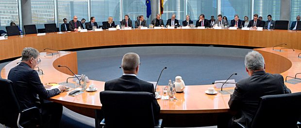Geheimdienste-Verfassungsschutz-parlamentarische Kontrolle-Kontrollgremium-Bundestag