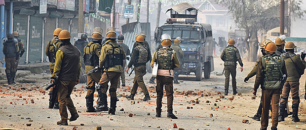 Kaschmir-Repression-Indien-Polizei-Riots