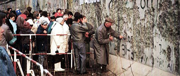 Mauerfall-30 Jahre Wiedervereinigung-Ostdeutschland-Identität