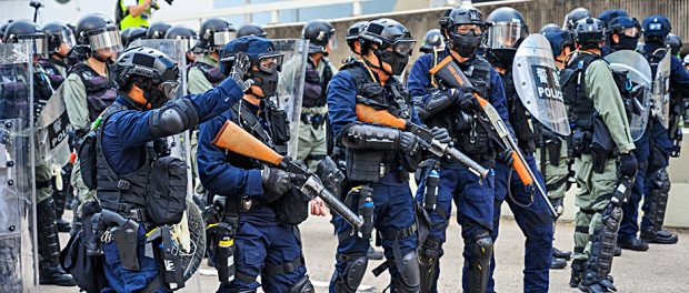 China-Freiheit-Hongkong-Polizei-Riot-Schlagstöcke