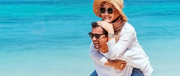 Reisen-Paar-Ehepaar-Strand-Lebensfreude-Spaß-Liebe-Südsee