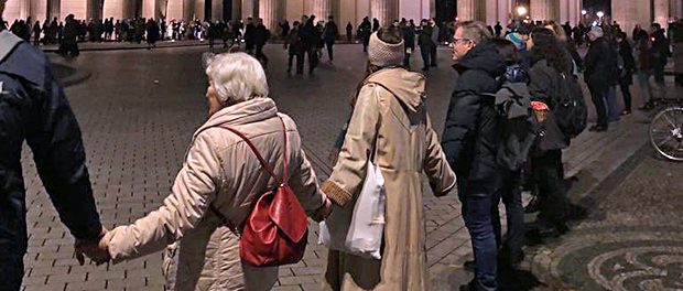Berlin-Trauer-Mahnwache-Hanau-Terror