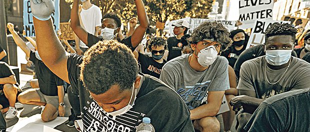 BLM-Black Lives Matter-Atlanta-Rassismus-Demonstration-Faust