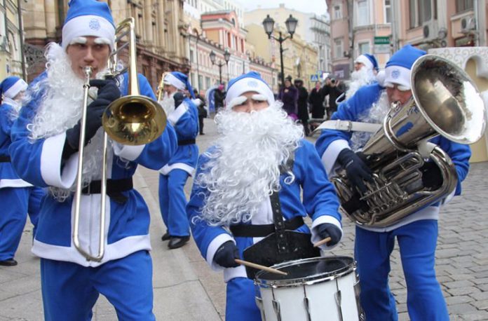 На вокзалах в Москве играют джаз JazzPeople