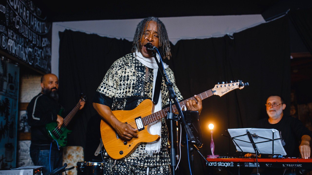Gregg Kofi Brown в Москве