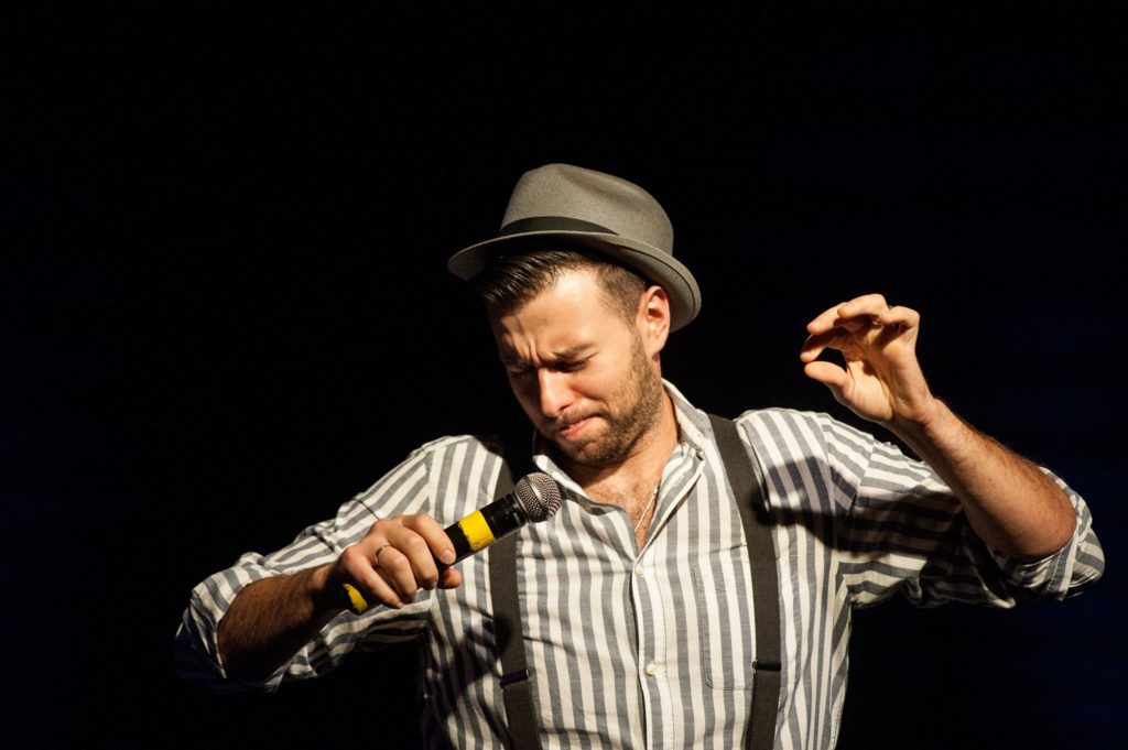 Жас қыздың өгей әкесімен жыныстық қатынасқа түскен видеосы