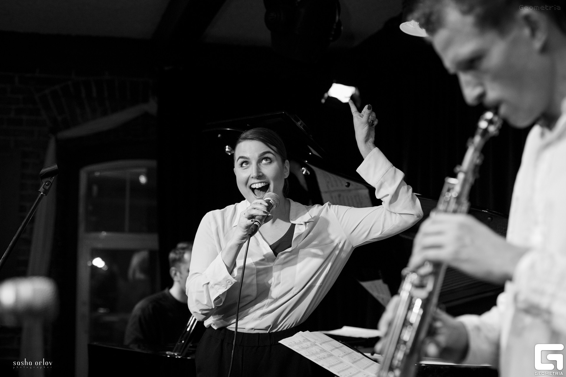 Hiske Oosterwijk в Musical Wave