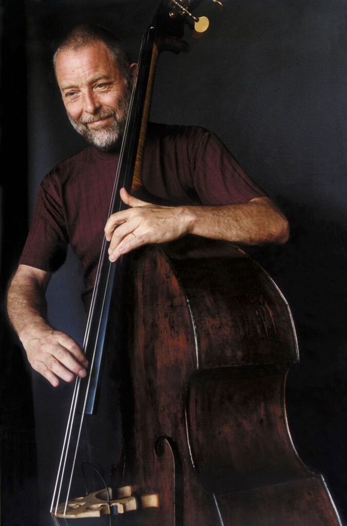 Джазовый контрабасист Дейв Холланд (Dave Holland)