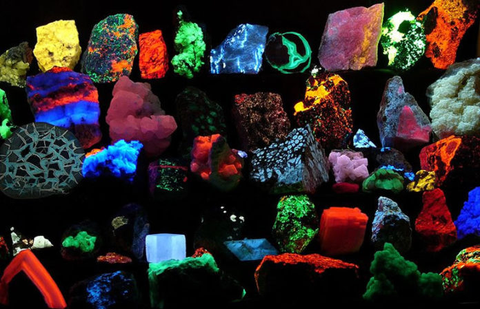 fluorescent-minerals