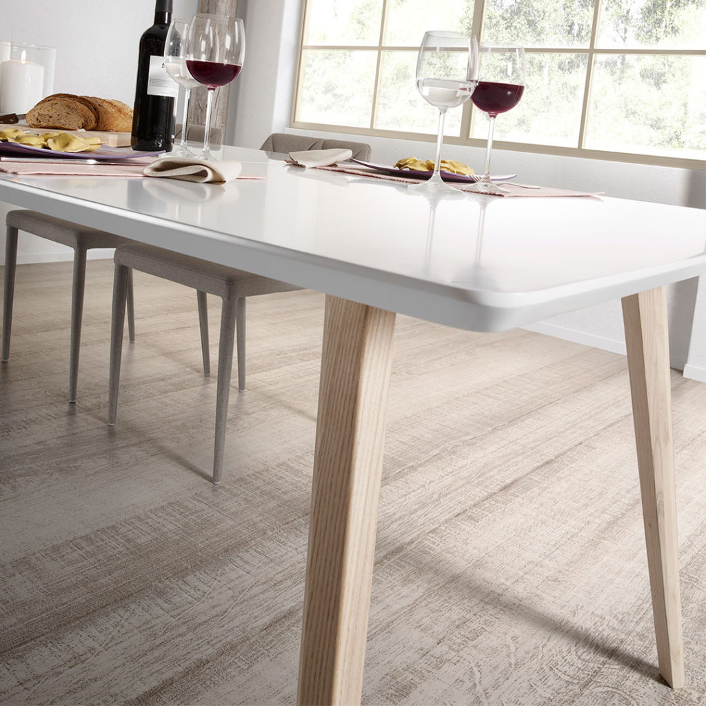 Mid-Century: un style avec du mobilier aux pieds inclinés