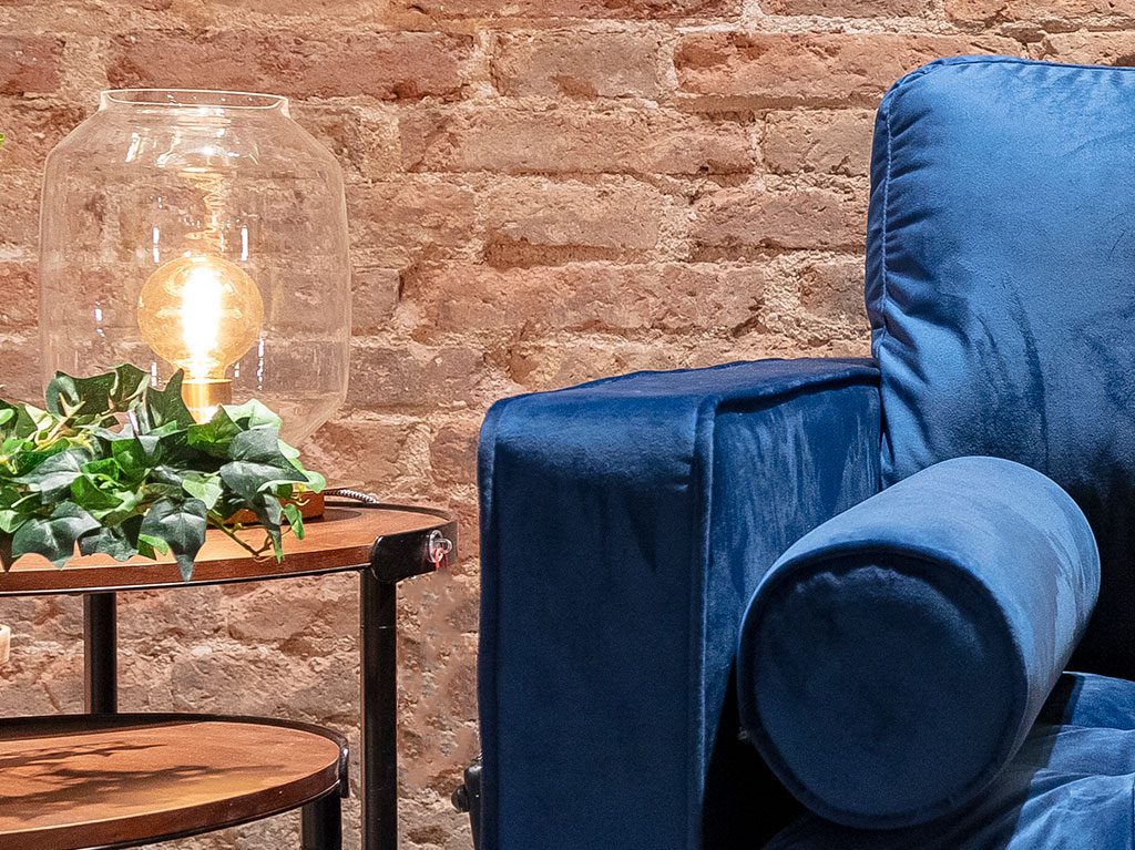 temporada-interiorismo-decoracion-sofa-velvet-salon-diseño