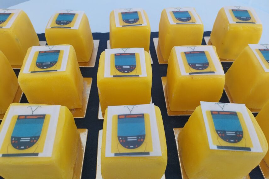 Édesség süti CAF villamos Budafok kocsiszín (fotó: Tevan Imre)