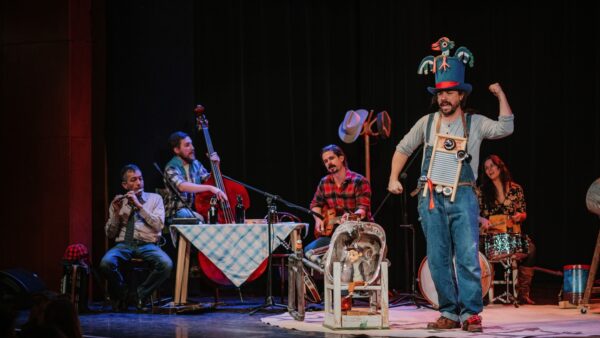 Danny Bain : Jack a megmentő koncertszínház