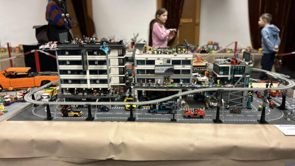 Kockabarátok – Lego kiállítás és játszóház